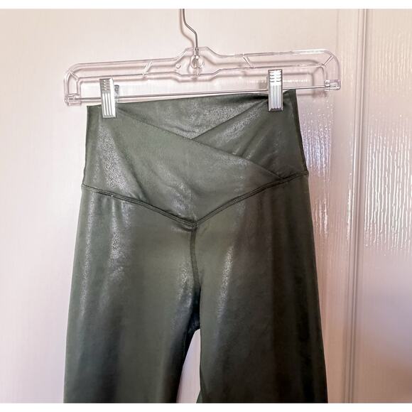 Women's OFFLINE by Aerie High Waisted Crossover Legging Green Faux Leather Small - Picture 2 of 6